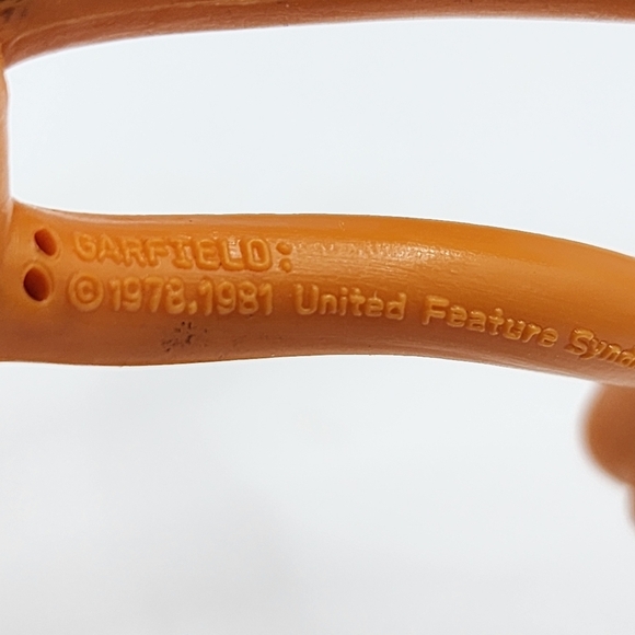 Garfield 1981 Bendable Poseable Figure 4.25" Am I Cool Dakin Bendy Rubber - Picture 6 of 6